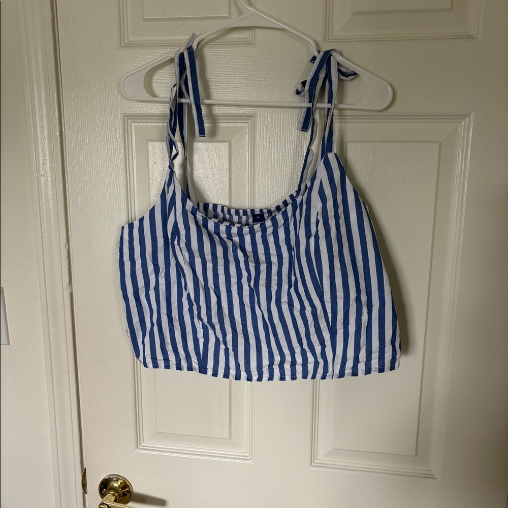 NWT cropped tank top